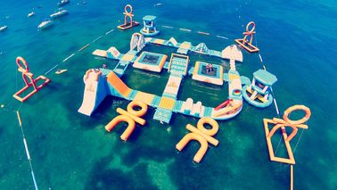 웨이크 섬를 위한 거대한 성숙한 거대한 파란 팽창식 스포츠 공원, 대양을 위한 수중 스포츠 장비
