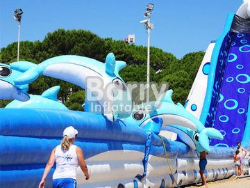 파란 동물성 거대한 돌고래 팽창식 물 미끄럼 성숙한 크기 거대한 팽창식 활주
