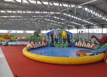 거대한 옥외 놀이 장비 아이를 위한 굉장한 팽창식 물 공원