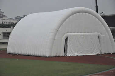 직업적인 옥외 백색 PVC 사건 40 × 15m를 위한 팽창식 스포츠 천막