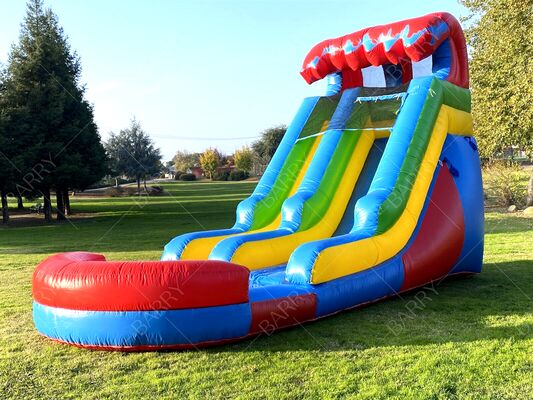 수영장과 함께 무지개 테마의 펌플 수면 슬라이드, 야외 어린이 볼 핏과 함께 다채로운 물놀이 장비