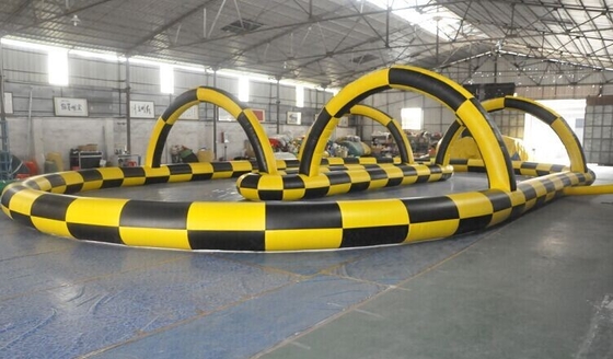 18x16x3m 팽창식 경마장 Zorb 공은 카트 경주 게임 장애물 코스를 이동합니다