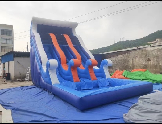 놀이공원 부풀게할 수 있는 워터 슬라이드는 탄력 있는 슬라이드를 폭파합니다